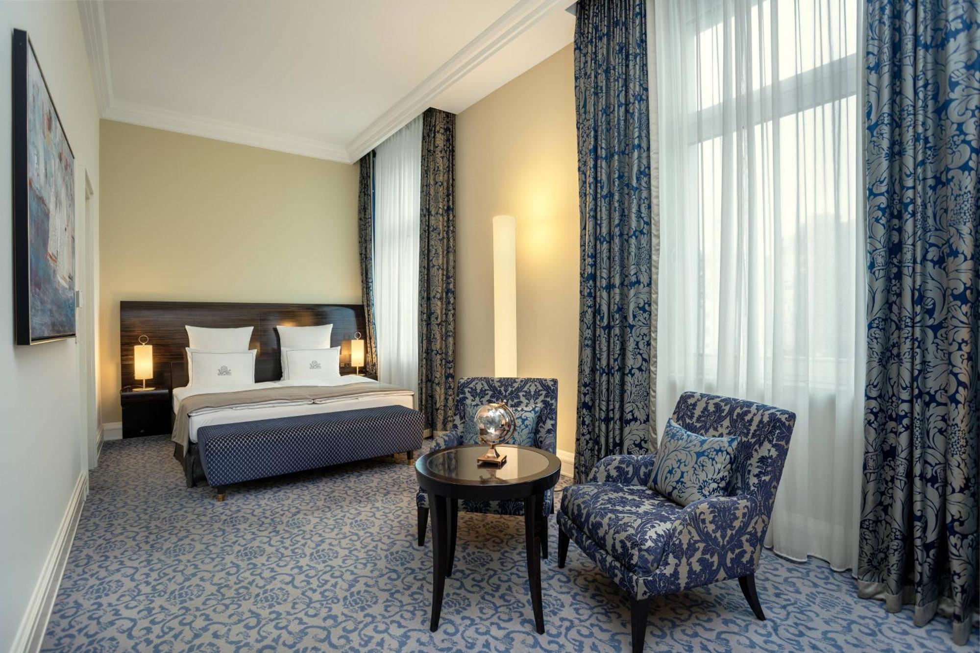 Atlantic Hamburg, Autograph Collection 5* Hamburg-Harburg